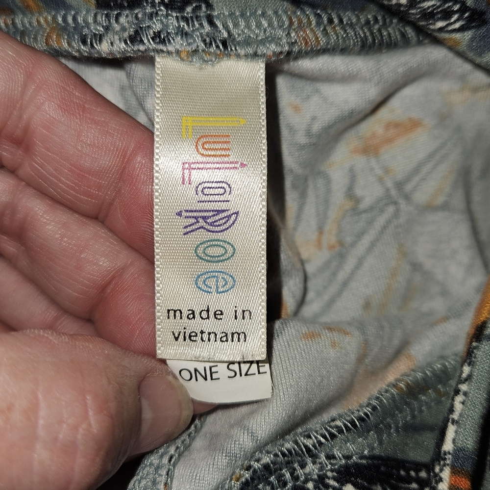 Lularoe - Picture 2 of 2